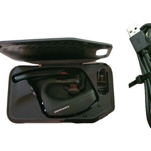 Plantronics Voyager 5200 UC - Bluetooth Headset and Charging Case and Cable
